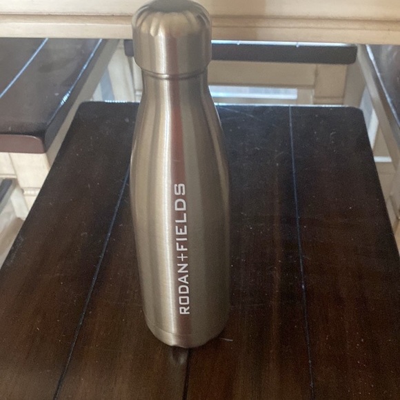 Rodan & Fields - Picture 1 of 6